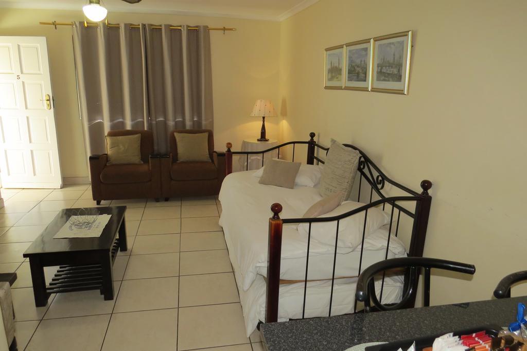 Smithland Guest Apartments Cape Town Bellville Eksteriør bilde