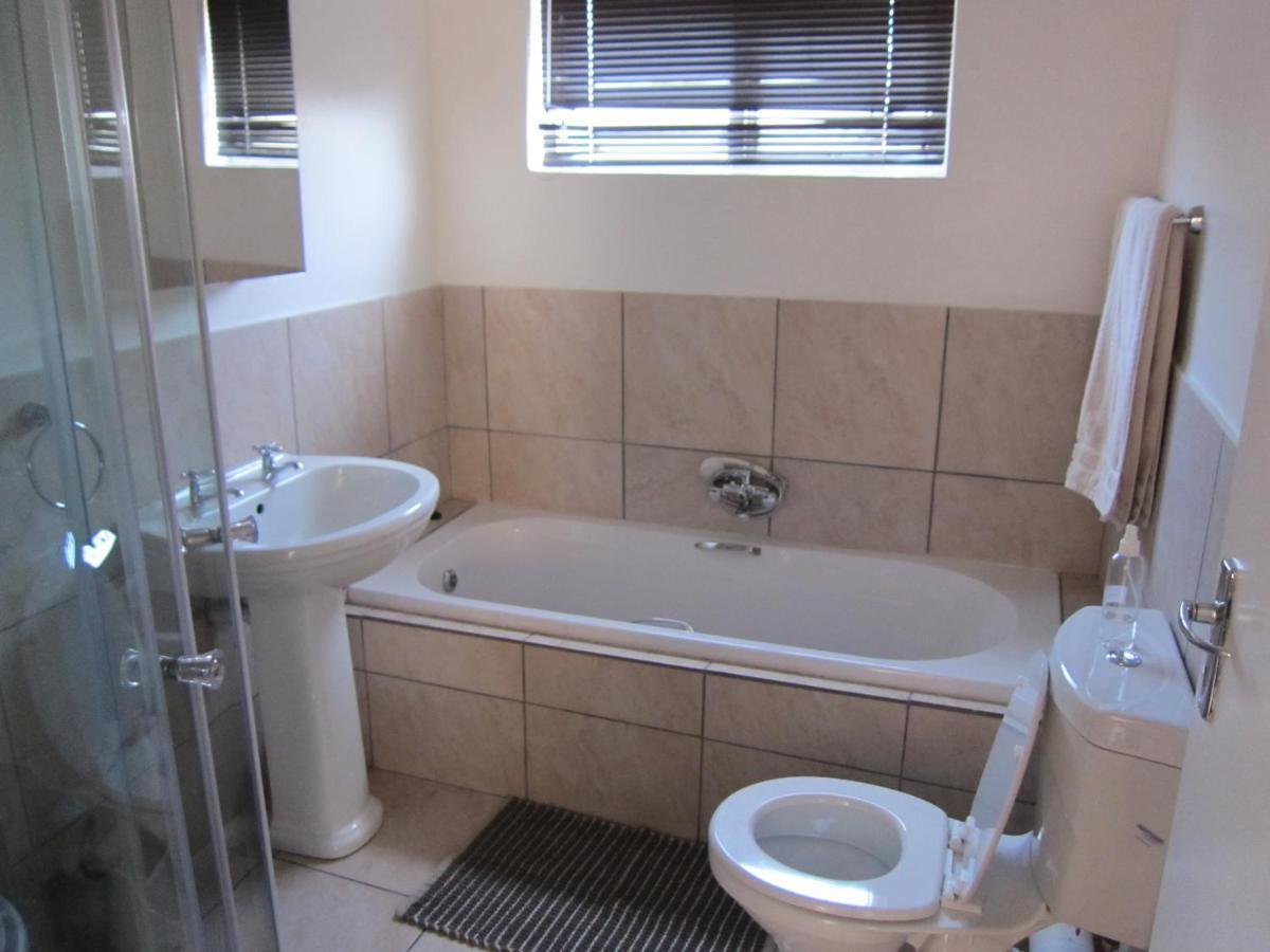 Smithland Guest Apartments Cape Town Bellville Eksteriør bilde